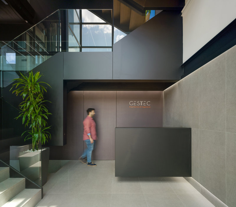 GESTEC / Diseño integra oficinas por Rocamora diseño y arquitectura