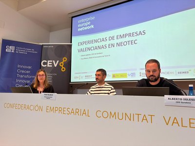 Mesa redonda moderada por Dafne Díaz, responsable de Desarrollo de Negocio de CEEI Valencia, Alberto Iglesias, CEO de Syndeno, y Txus Blanco, Head of Innovation en Tyris AI.