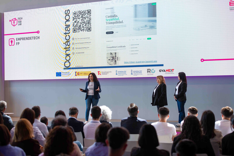Fotogaler�a Demoday auton�mico Emprendetech FP (40)[;;;][;;;]