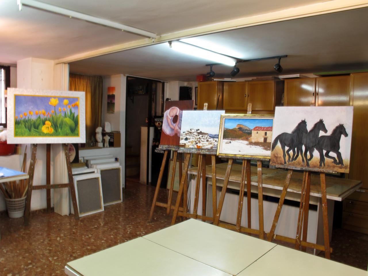 Paqui Fuster Monfort, ESTUDI DE PINTURA I CERÀMICA