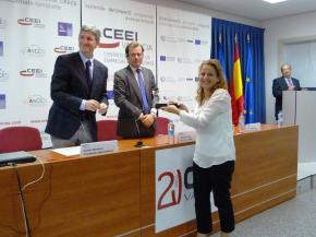 2� accesit