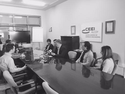 Presentaci�n p�blica empresas Crowd Knowledge