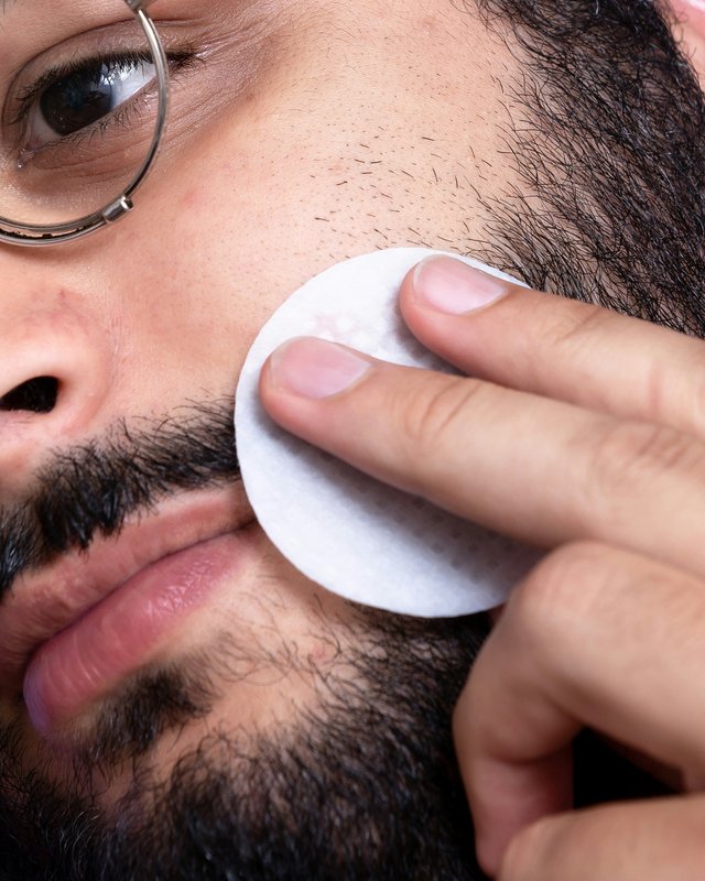 Tratamiento Facial para Hombres: Una Inversión en Tu Imagen Profesional